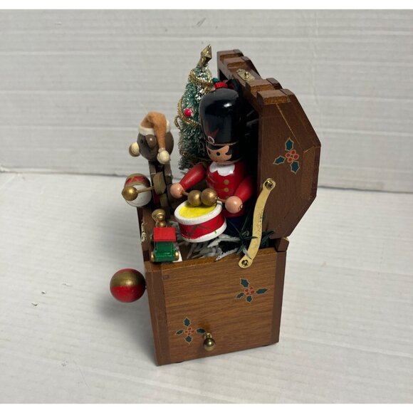 Vintage Enesco 1982 Wooden Christmas Music Box Toyland With Soldier Bear & Tree - Picture 3 of 12